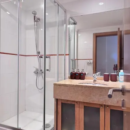 Apartment Garden Bbq & Walk To 10min-sesimbra