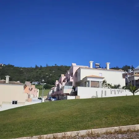 Garden Bbq & Walk To 10min-sesimbra Apartment *