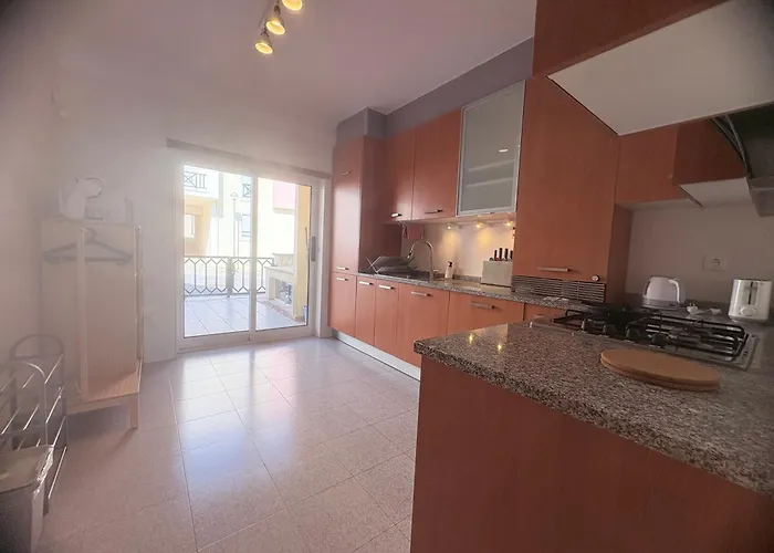 Premium Sea View Retreat With Ac - 10 Min