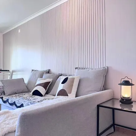 Garden Bbq & Walk To 10min-sesimbra Apartamento