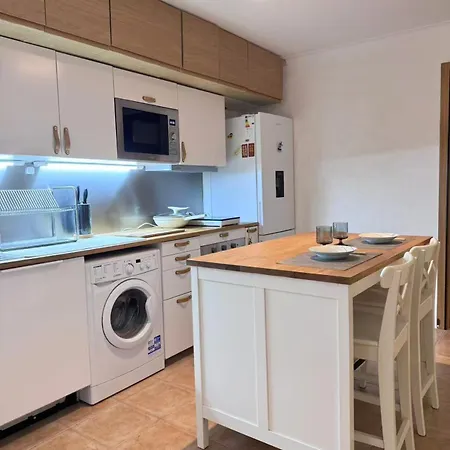 Garden Bbq & Walk To 10min-sesimbra