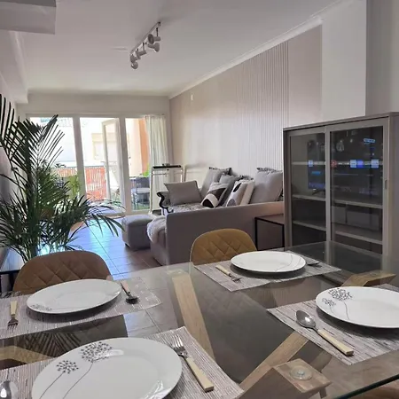 Garden Bbq & Walk To 10min-sesimbra Apartamento