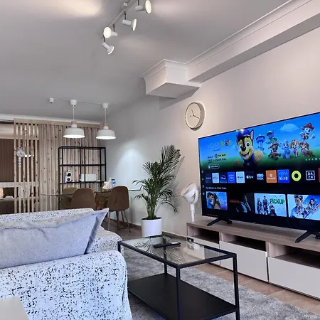 Garden Bbq & Walk To 10min-sesimbra Sesimbra