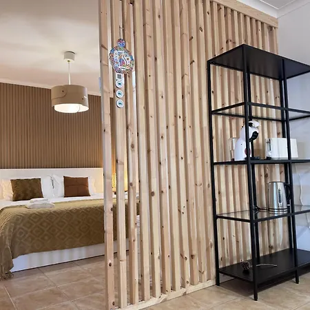 Garden Bbq & Walk To 10min-sesimbra Lägenhet