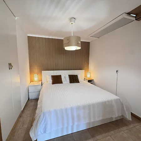 Garden Bbq & Walk To 10min-sesimbra * Sesimbra