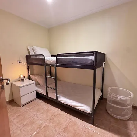 Garden Bbq & Walk To 10min-sesimbra *