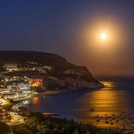 Garden Bbq & Walk To 10min-sesimbra