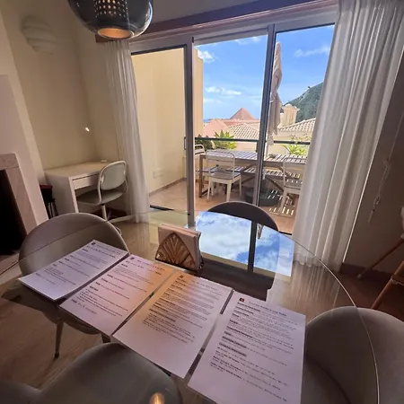 Premium Sea View Retreat With Ac - 10 Min *