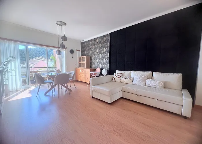Premium Sea View Retreat With Ac - 10 Min *