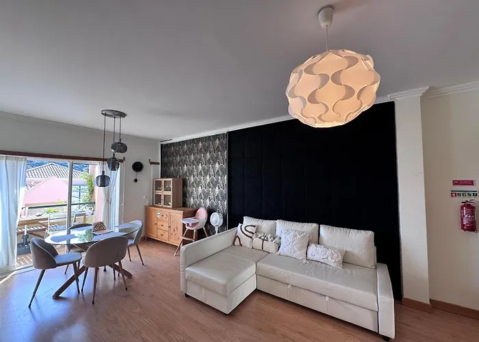 Premium Sea View Retreat With Ac - 10 Min